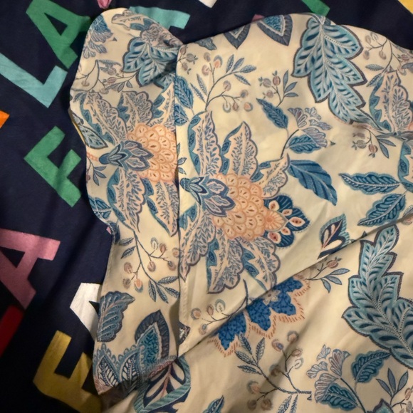 Rose & Olive Blue and Cream Floral Blouse - Picture 5 of 6